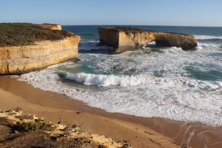 Waves crash at London Bridge